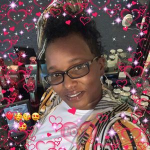 Meet your Posher, Lois